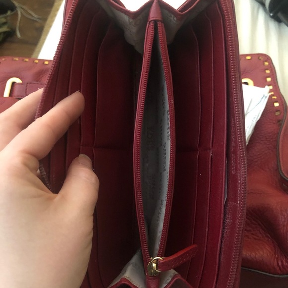 Michael Kors - Picture 2 of 3